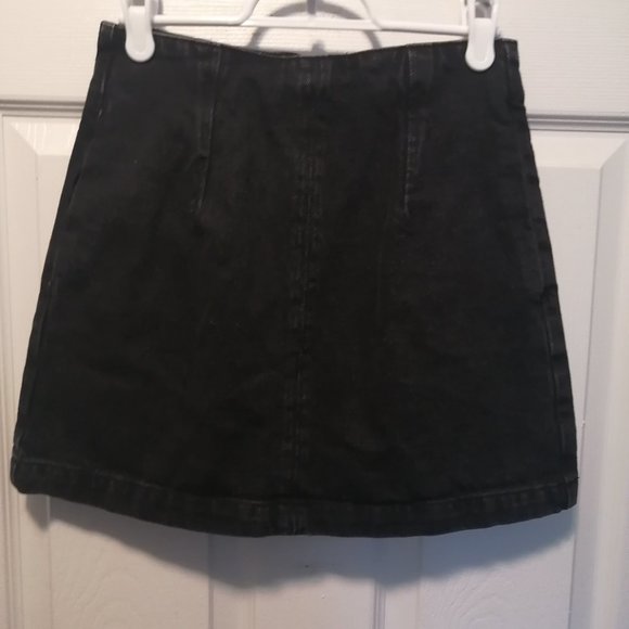 Black denim mini skirt - Picture 3 of 3